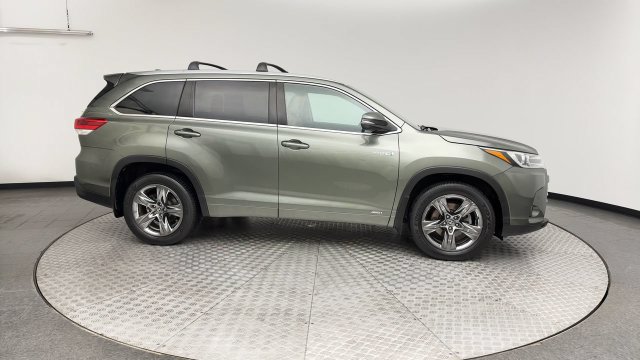 Used 2018 Toyota Highlander Limited Platinum AWD/4WD image 9