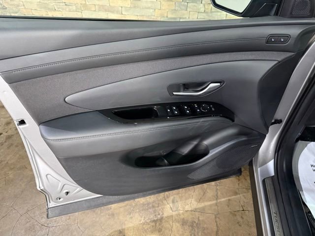 Used 2025 Hyundai Tucson Limited AWD/4WD image 11