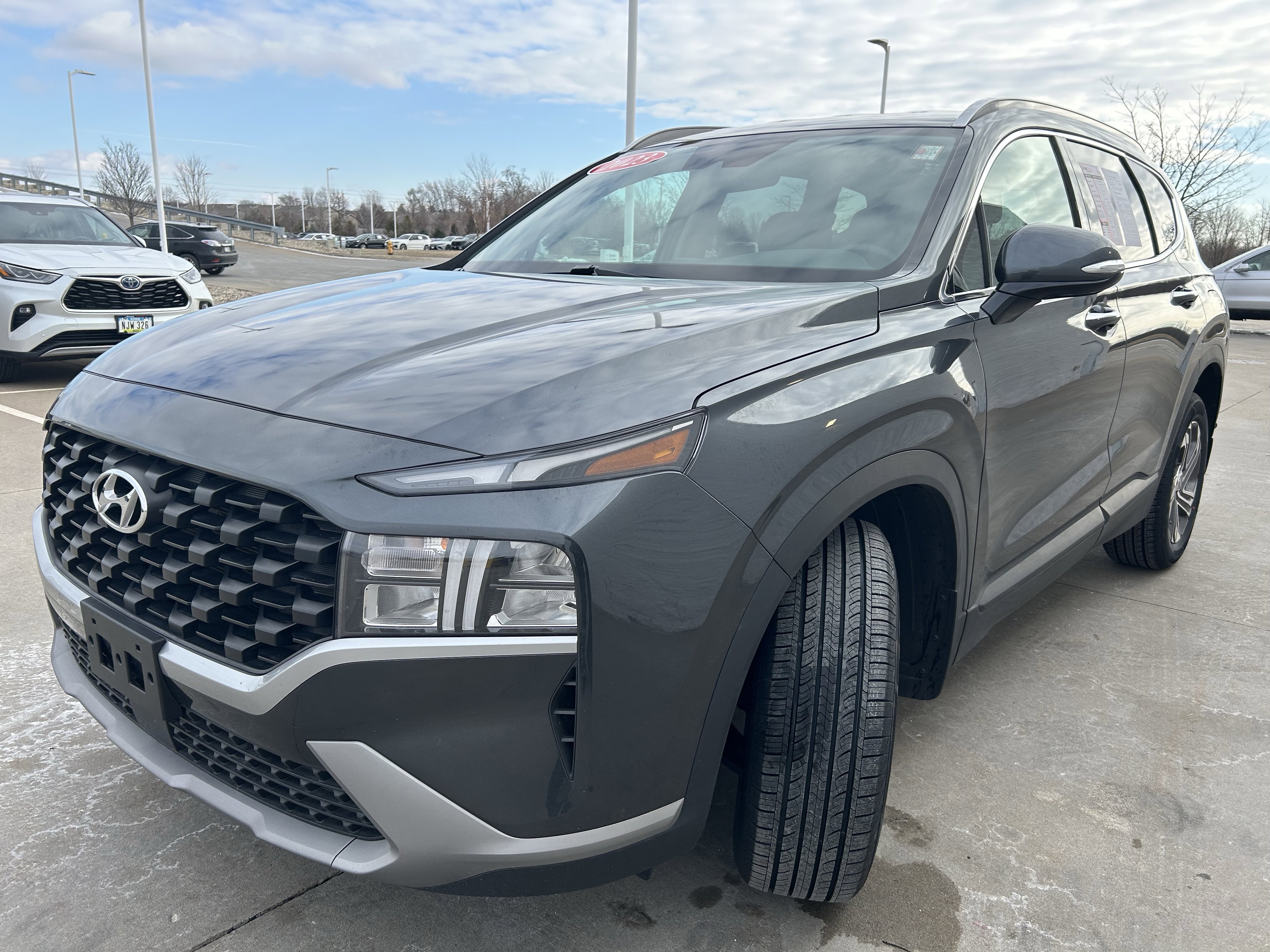 Used 2023 Hyundai Santa Fe SEL image 3