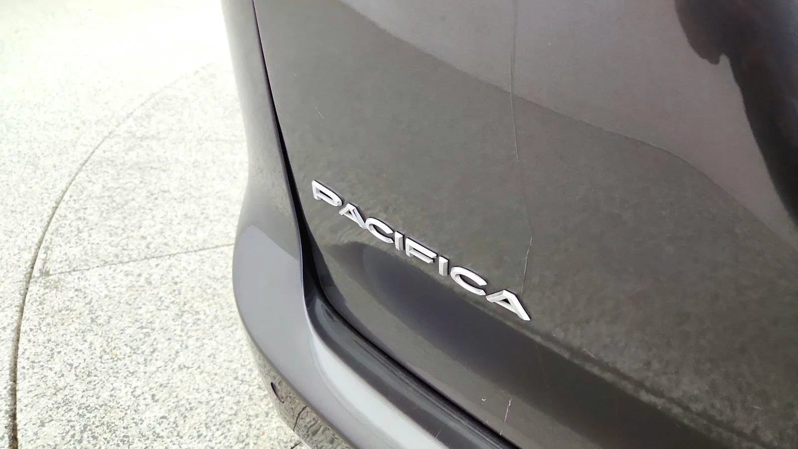 Used 2019 Chrysler Pacifica Touring-L FWD image 37