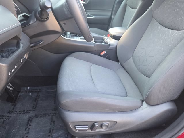Used 2020 Toyota RAV4 XLE w/ Convenience Package AWD/4WD image 8