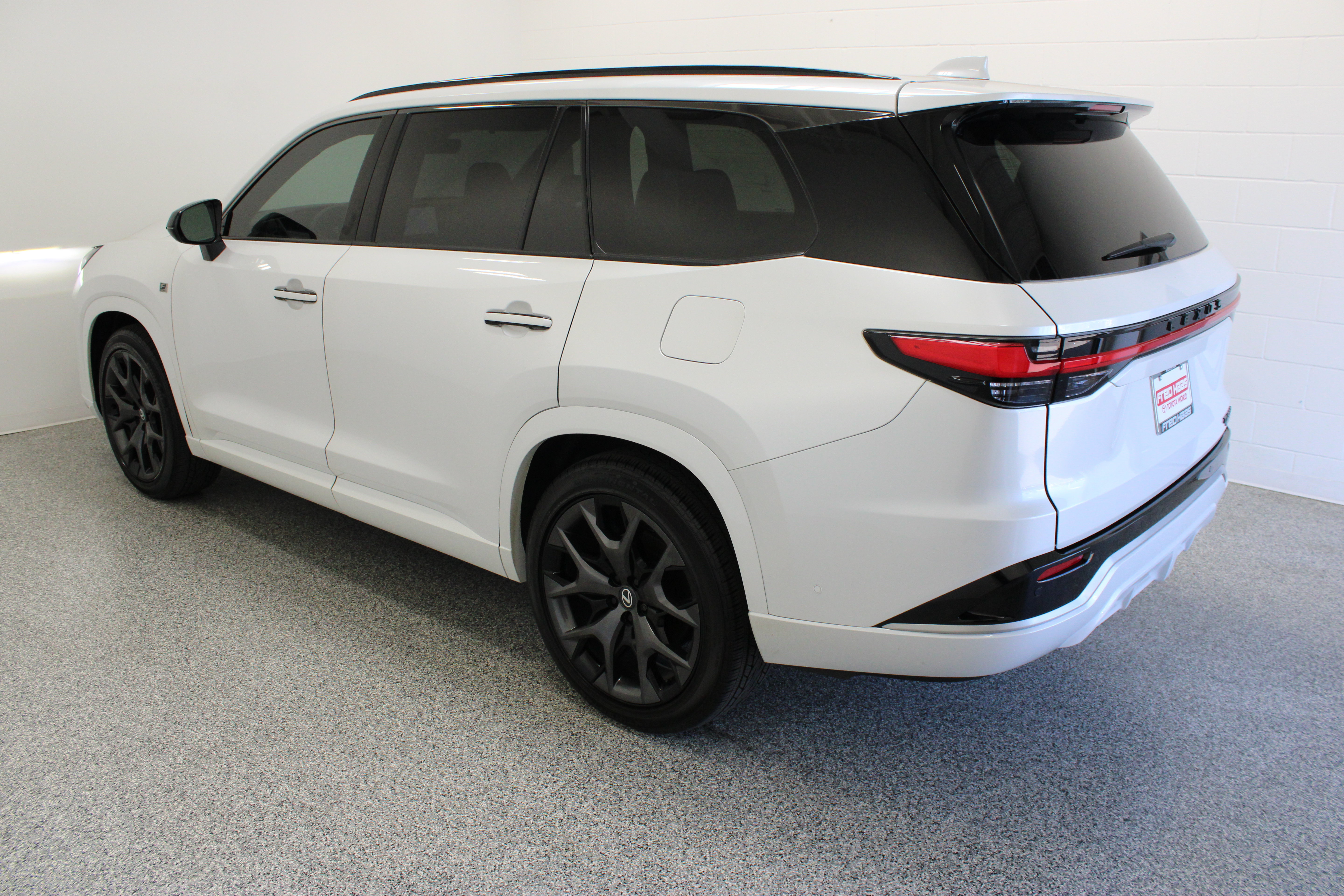 Used 2026 Lexus TX 500h AWD w/ Technology Package image 8