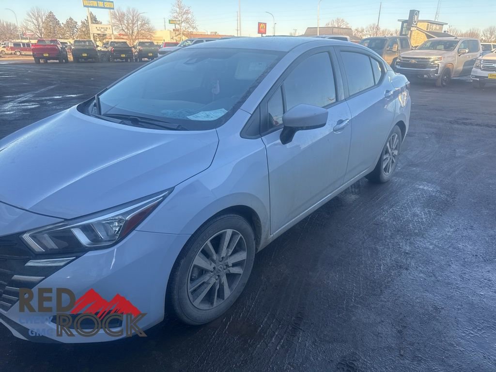 Used 2024 Nissan Versa SV image 3