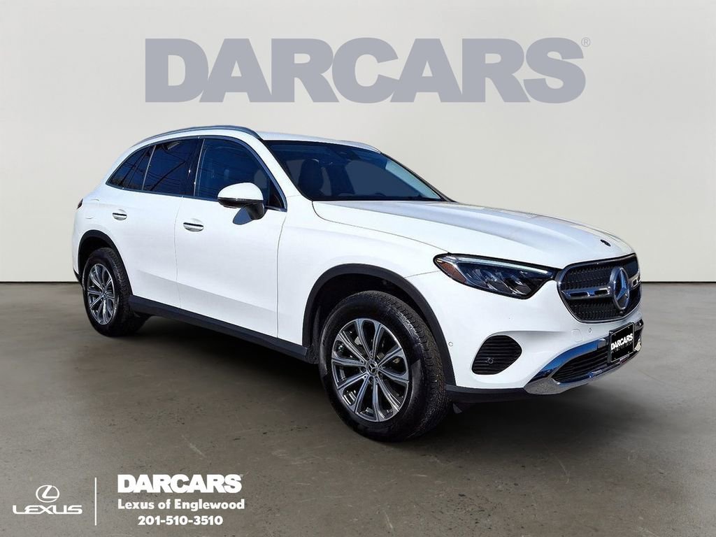 Used 2024 Mercedes-Benz GLC 300 4MATIC image 1