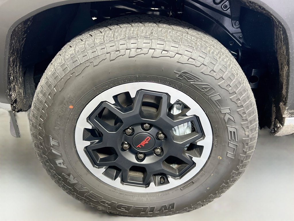 Used 2025 Toyota 4Runner TRD Off-Road AWD/4WD image 11