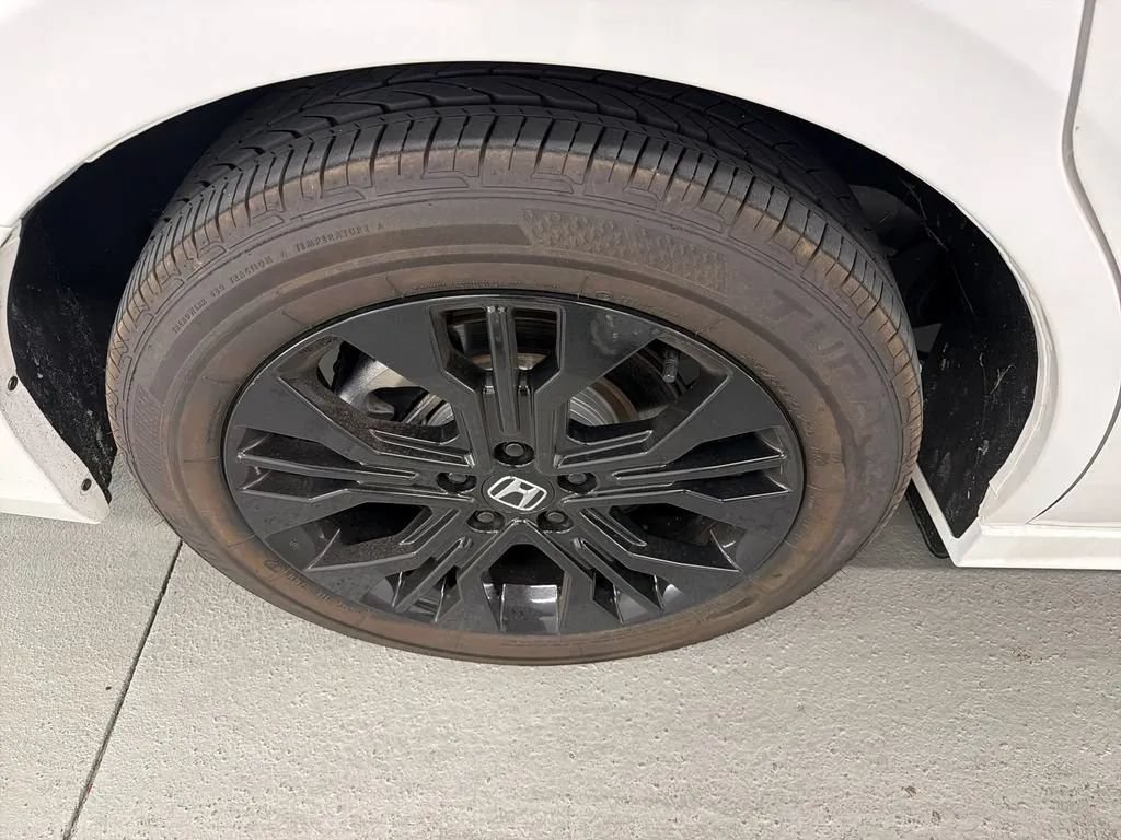 Used 2025 Honda Odyssey Sport-L image 4