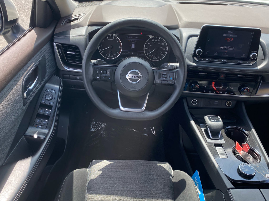 Used 2021 Nissan Rogue SV image 8