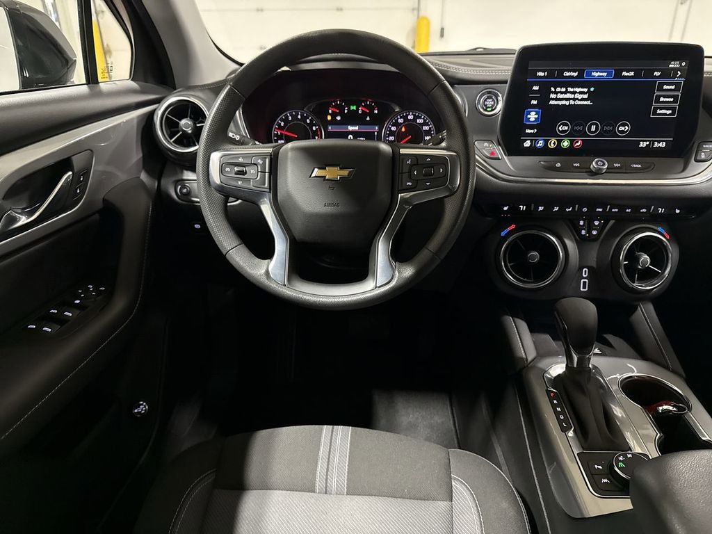 Used 2024 Chevrolet Blazer LT w/ Convenience Package FWD image 11