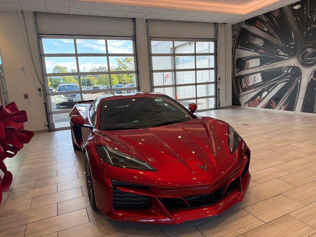 Used 2023 Chevrolet Corvette Z06 w/ Stealth Interior Trim Package RWD image 3