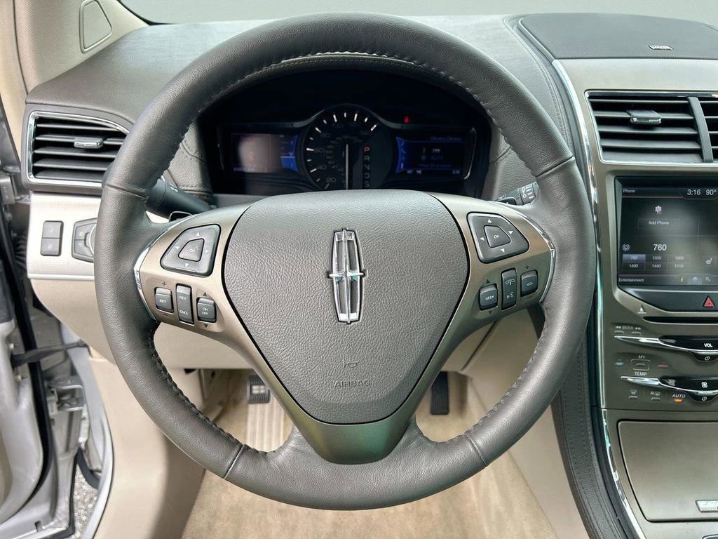 Used 2013 Lincoln MKX FWD image 33