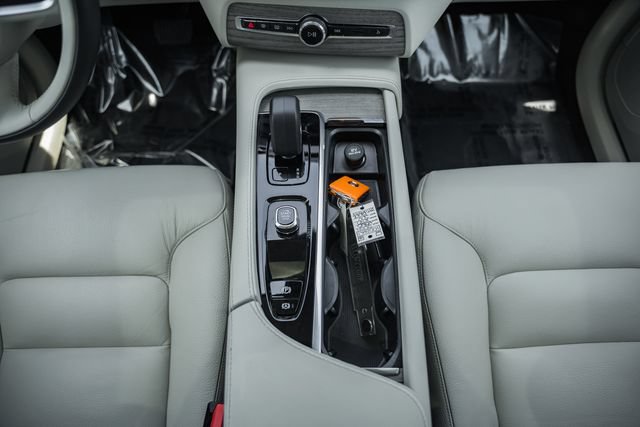 Certified 2024 Volvo XC90 B6 Plus w/ Protection Package Premier AWD/4WD image 27