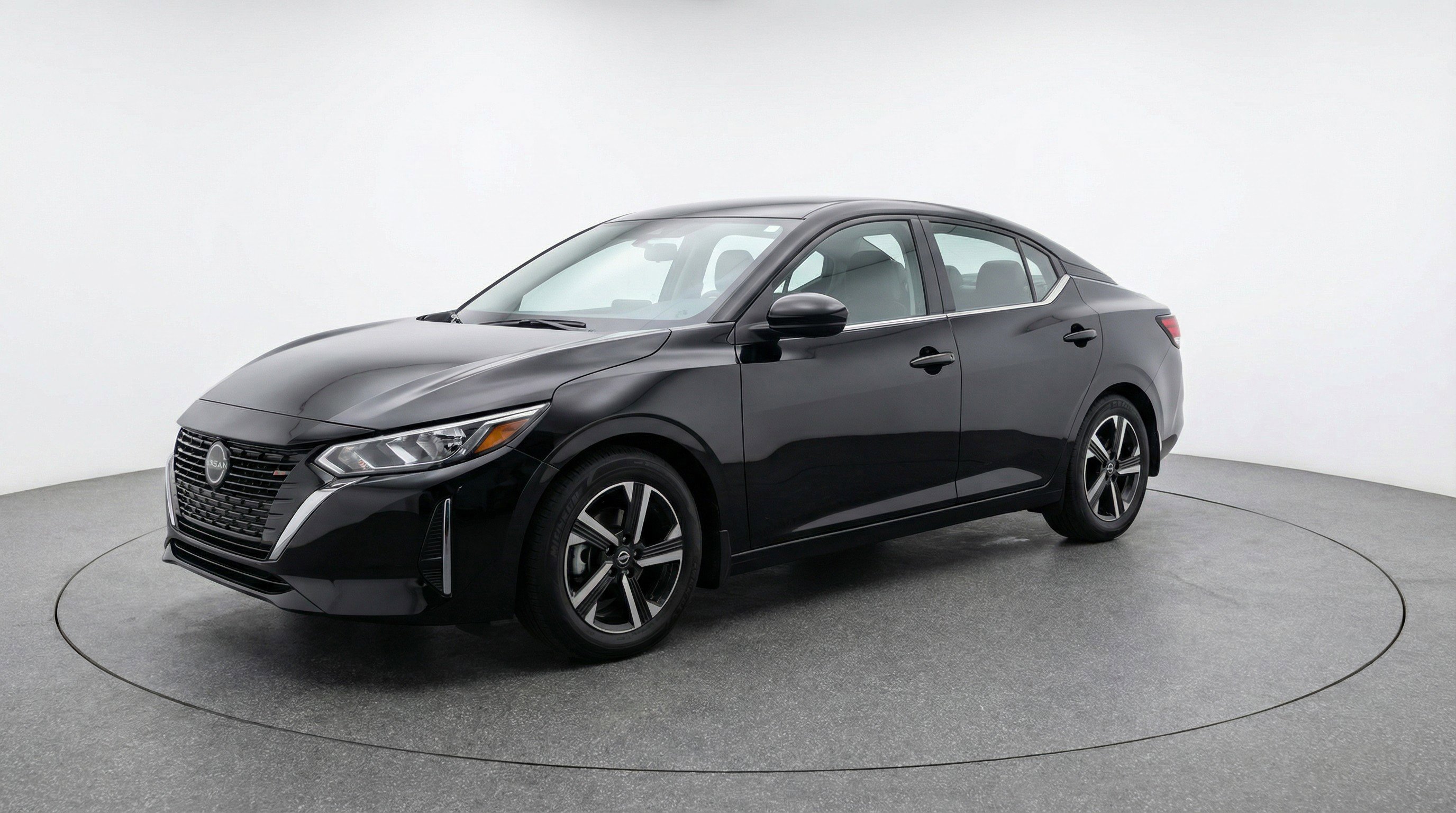 Used 2025 Nissan Sentra SV image 3