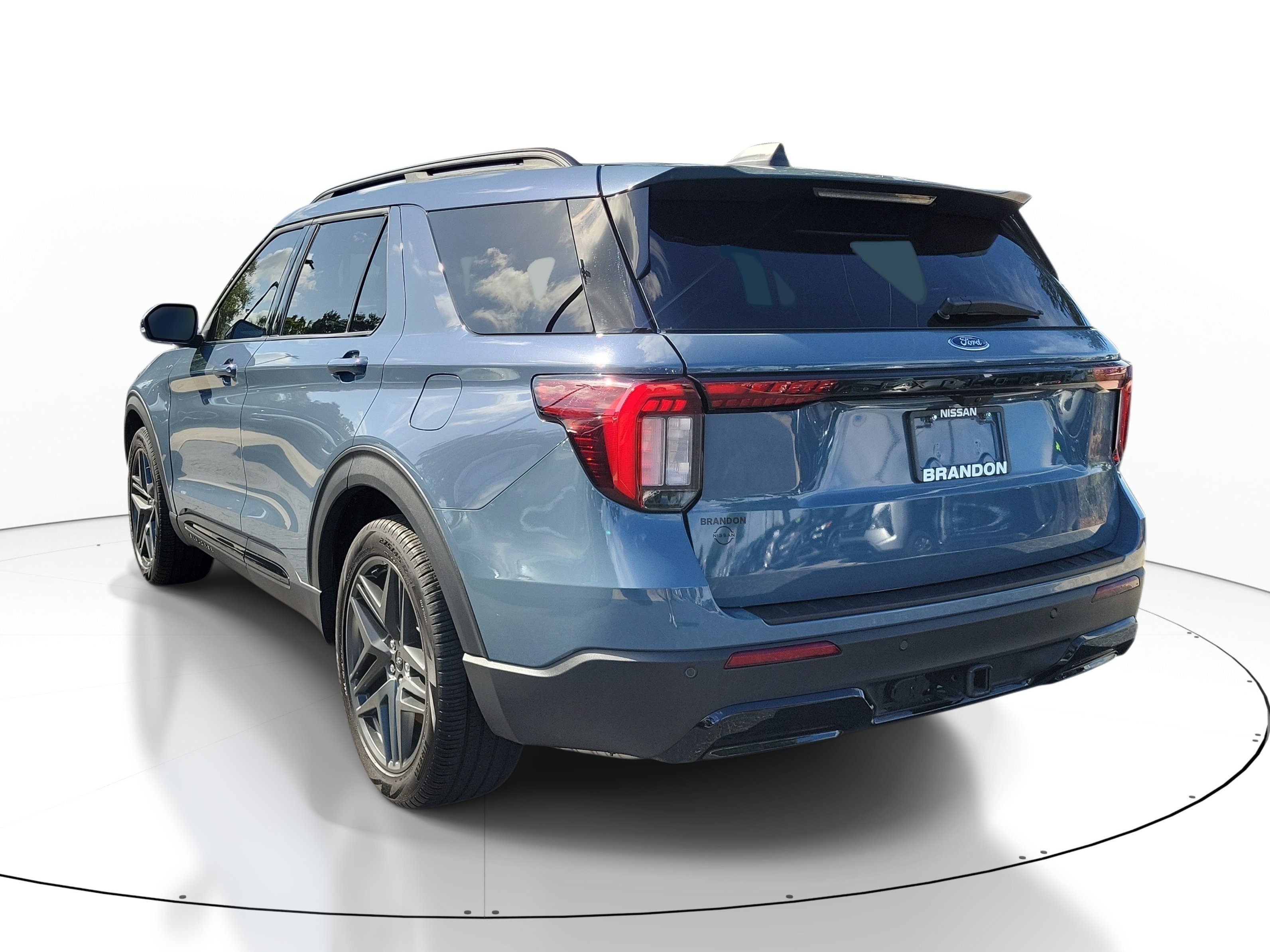 Used 2025 Ford Explorer ST-Line w/ Premium Package RWD image 5