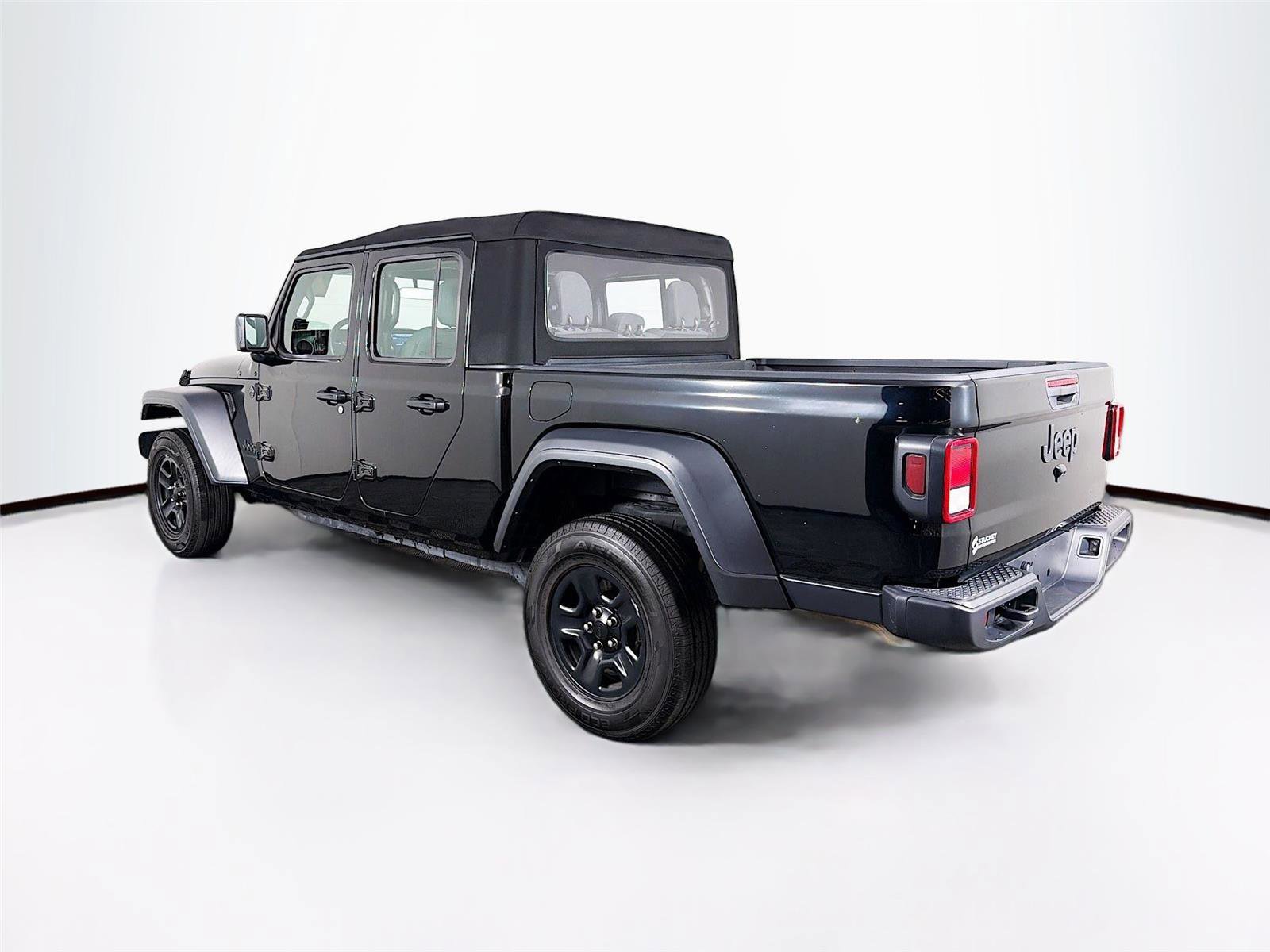 Used 2024 Jeep Gladiator Sport AWD/4WD image 5