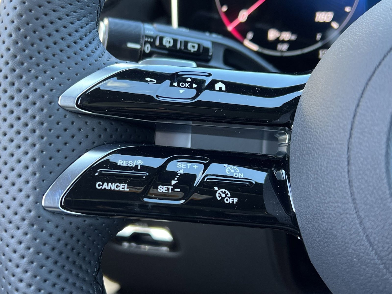 New 2026 Mercedes-Benz GLC 300 4MATIC image 30