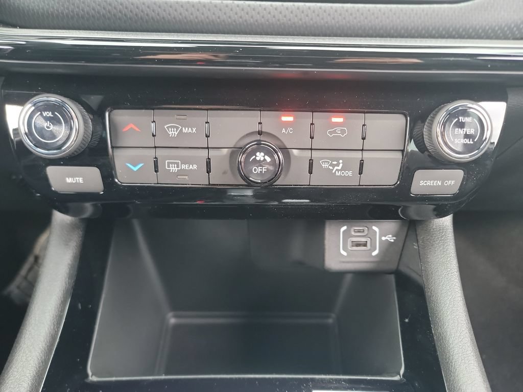 New 2026 Jeep Compass Latitude AWD/4WD image 19