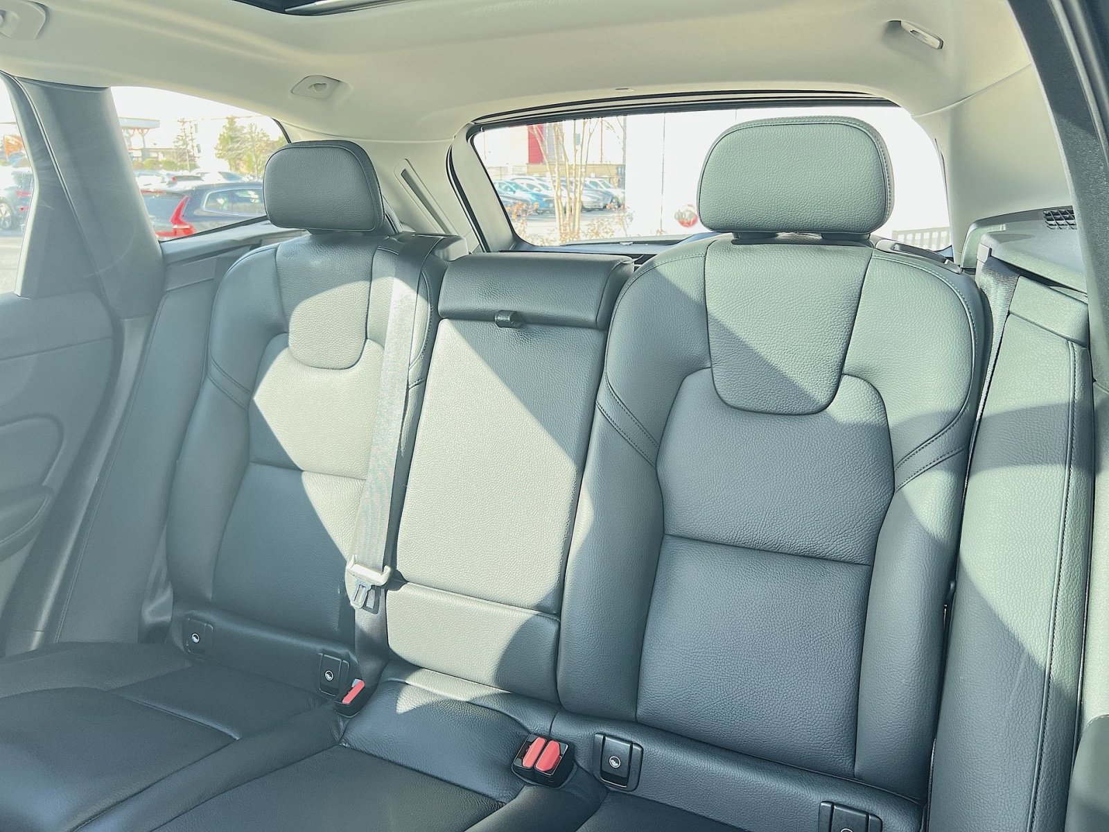 Used 2023 Volvo XC60 B5 Plus w/ Protection Package Premier image 25