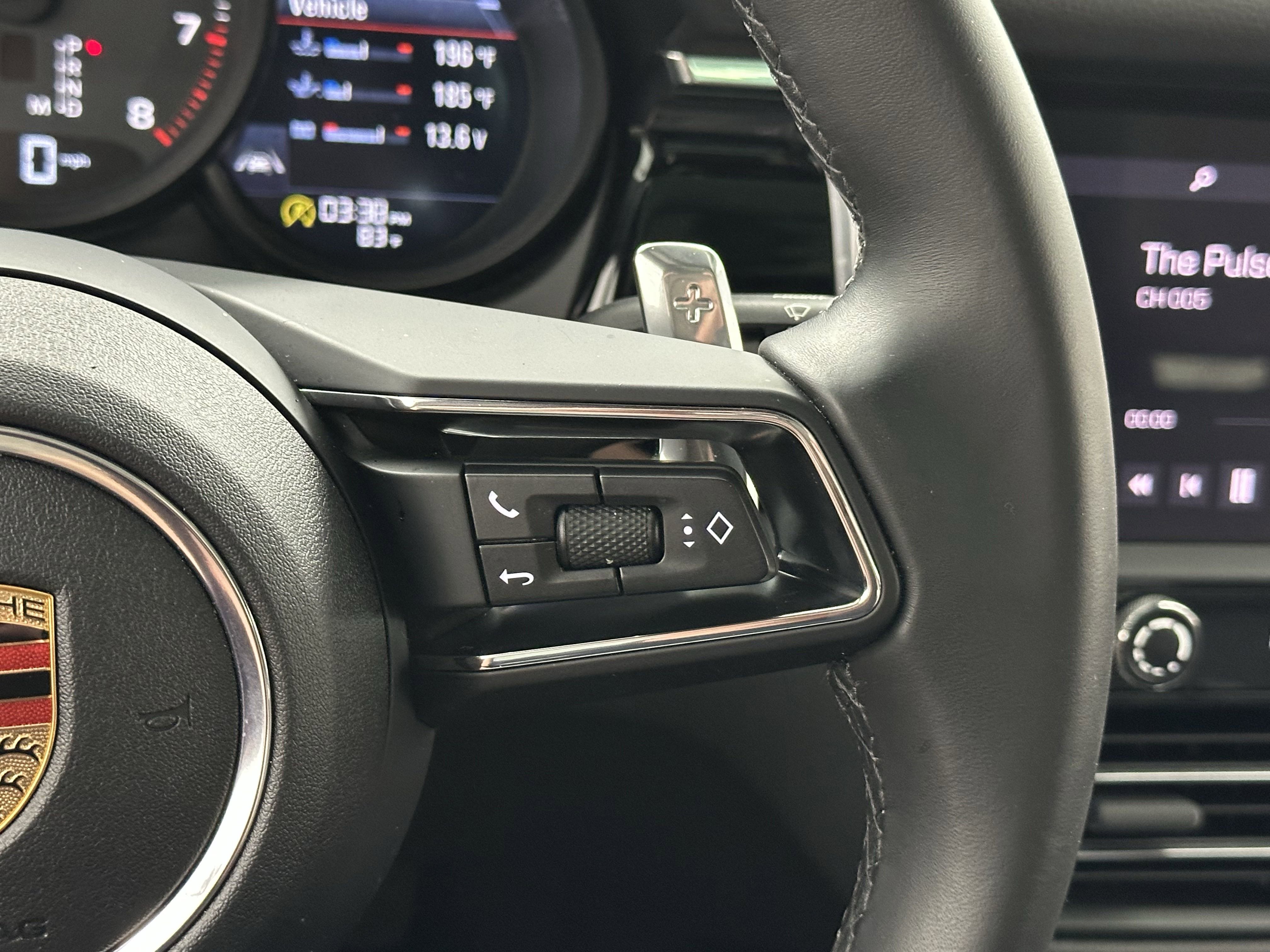 Certified 2025 Porsche Macan image 47