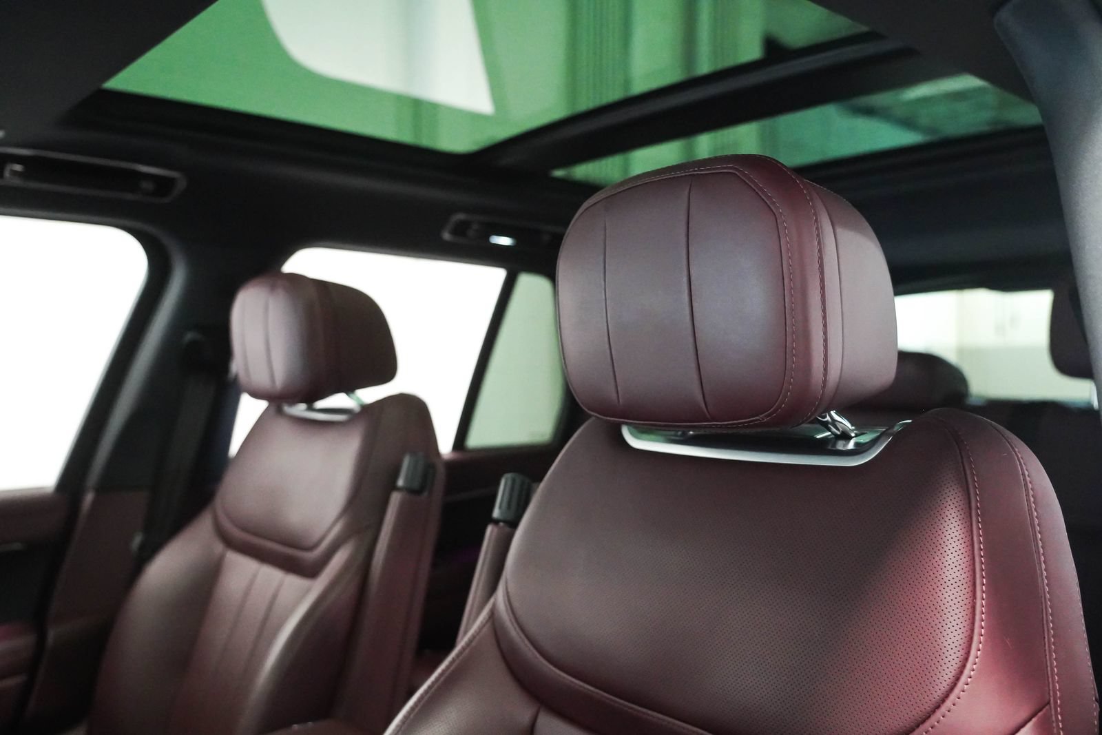 Used 2024 Land Rover Range Rover SE AWD/4WD image 12