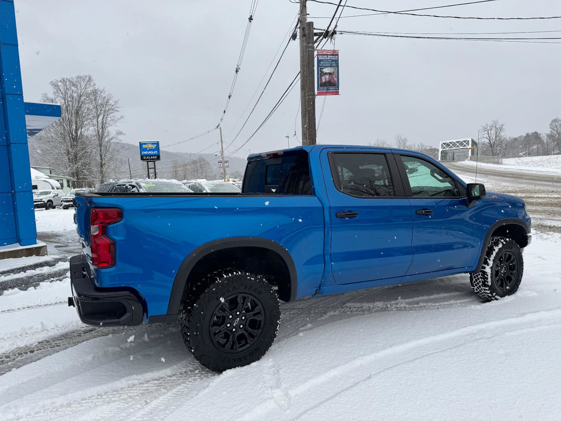Used 2024 Chevrolet Silverado 1500 ZR2 w/ Technology Package image 10