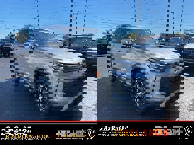 New 2025 Volkswagen Tiguan SE image 8