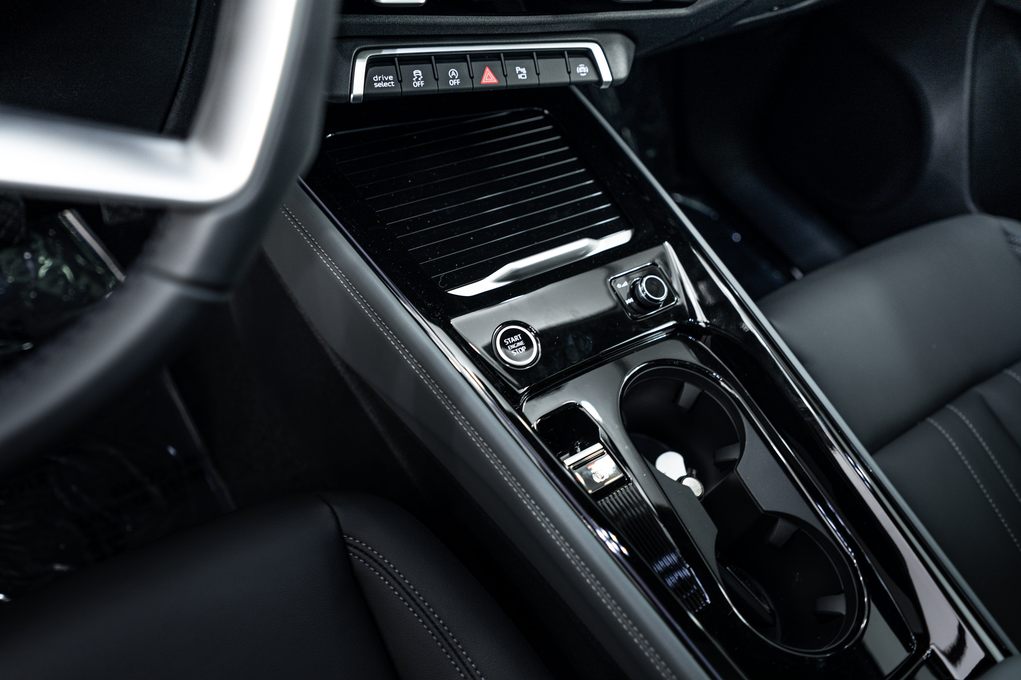 New 2026 Audi Q3 quattro 2.0T AWD/4WD image 11