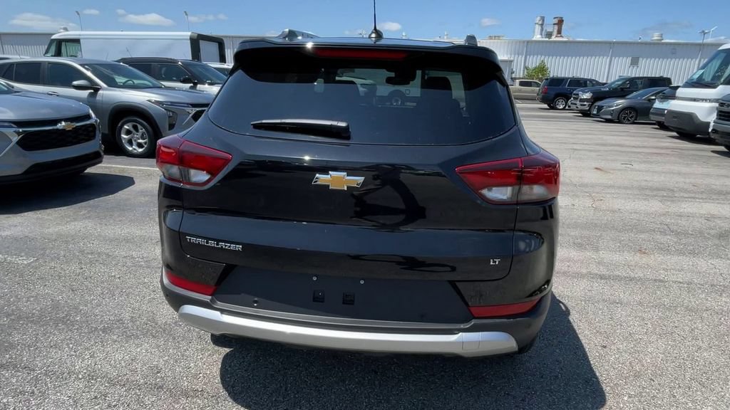 New 2026 Chevrolet TrailBlazer LT w/ Convenience Package FWD image 9
