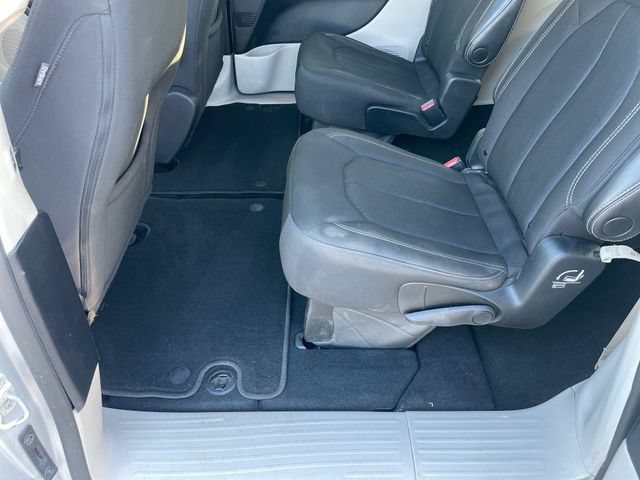 Used 2023 Chrysler Voyager LX FWD image 26