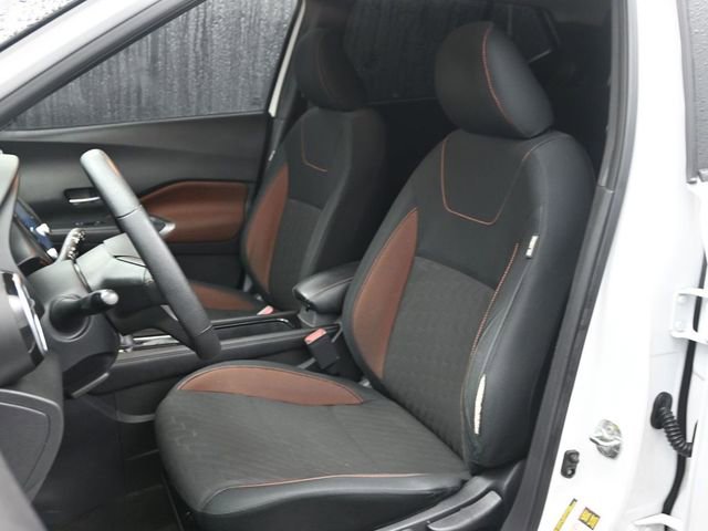 Used 2023 Nissan Kicks SR w/ Exterior Package FWD image 11