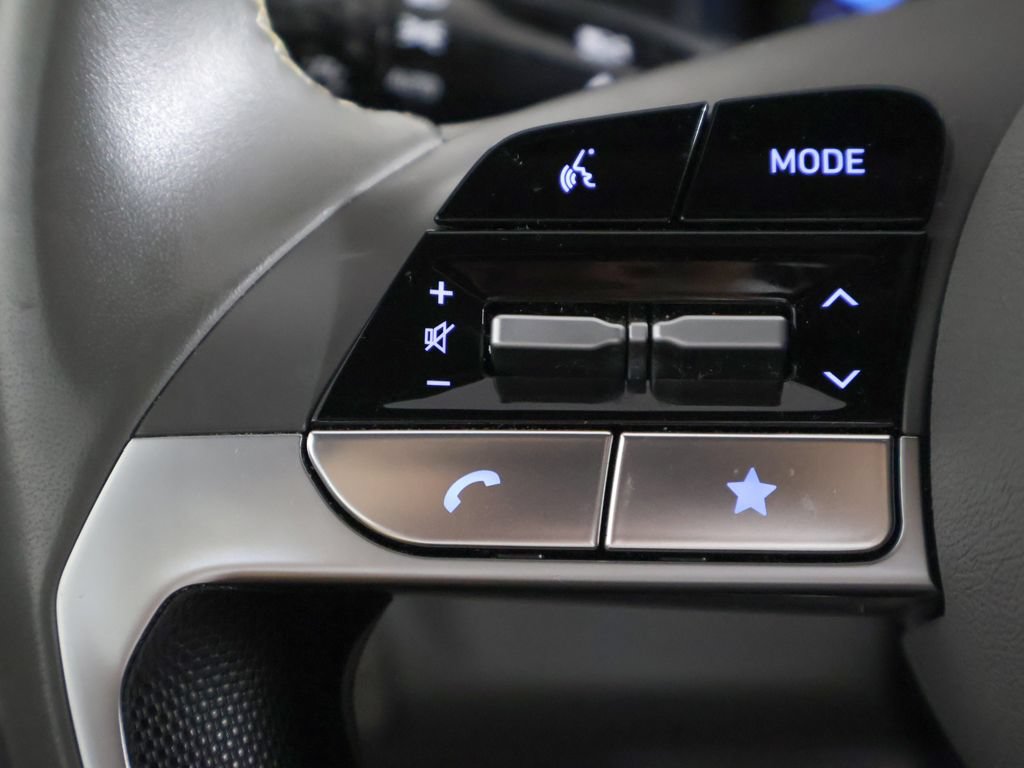 Certified 2025 Hyundai Elantra Sport FWD image 33
