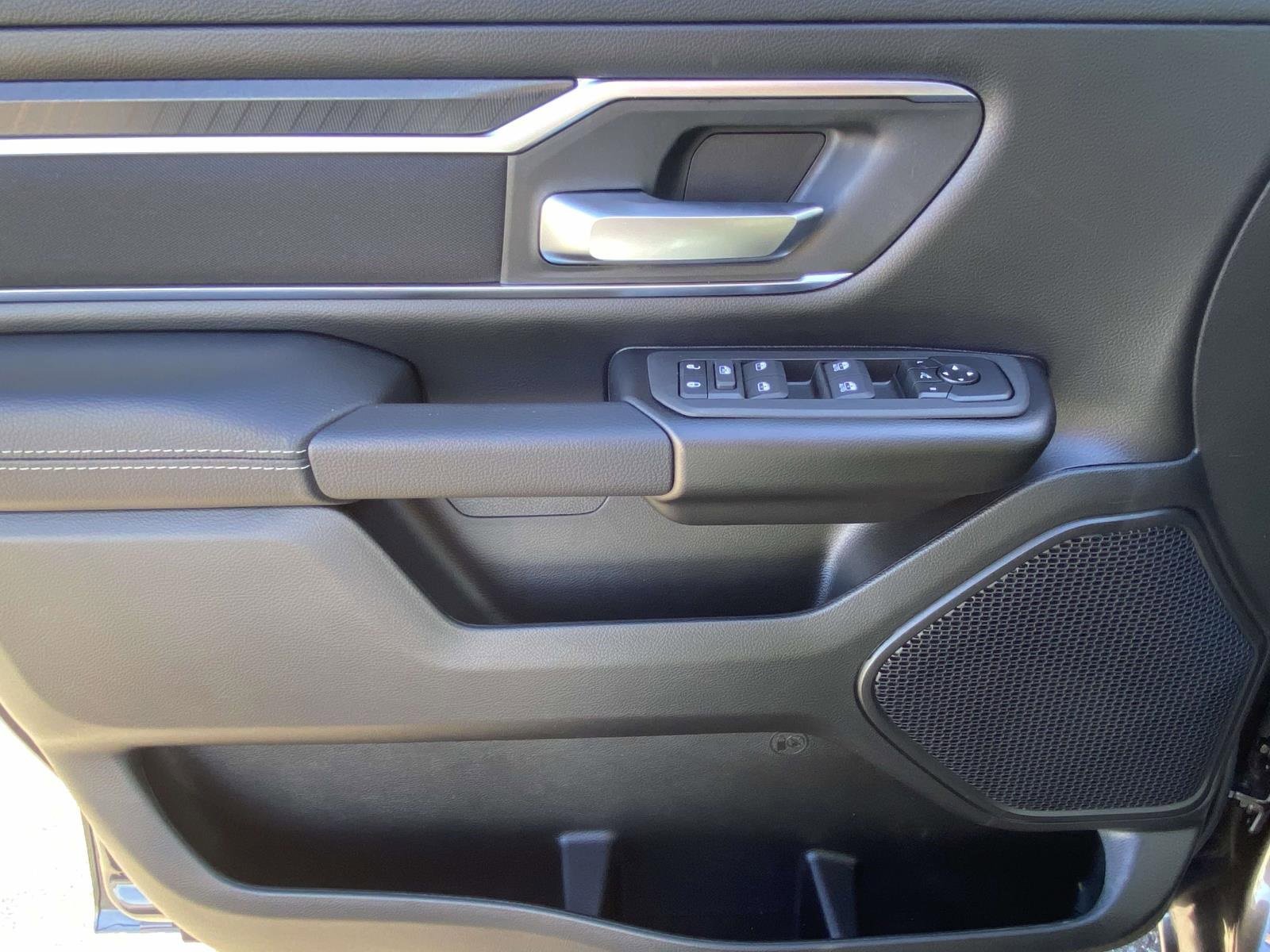 New 2026 RAM 1500 4x4 Crew Cab image 17