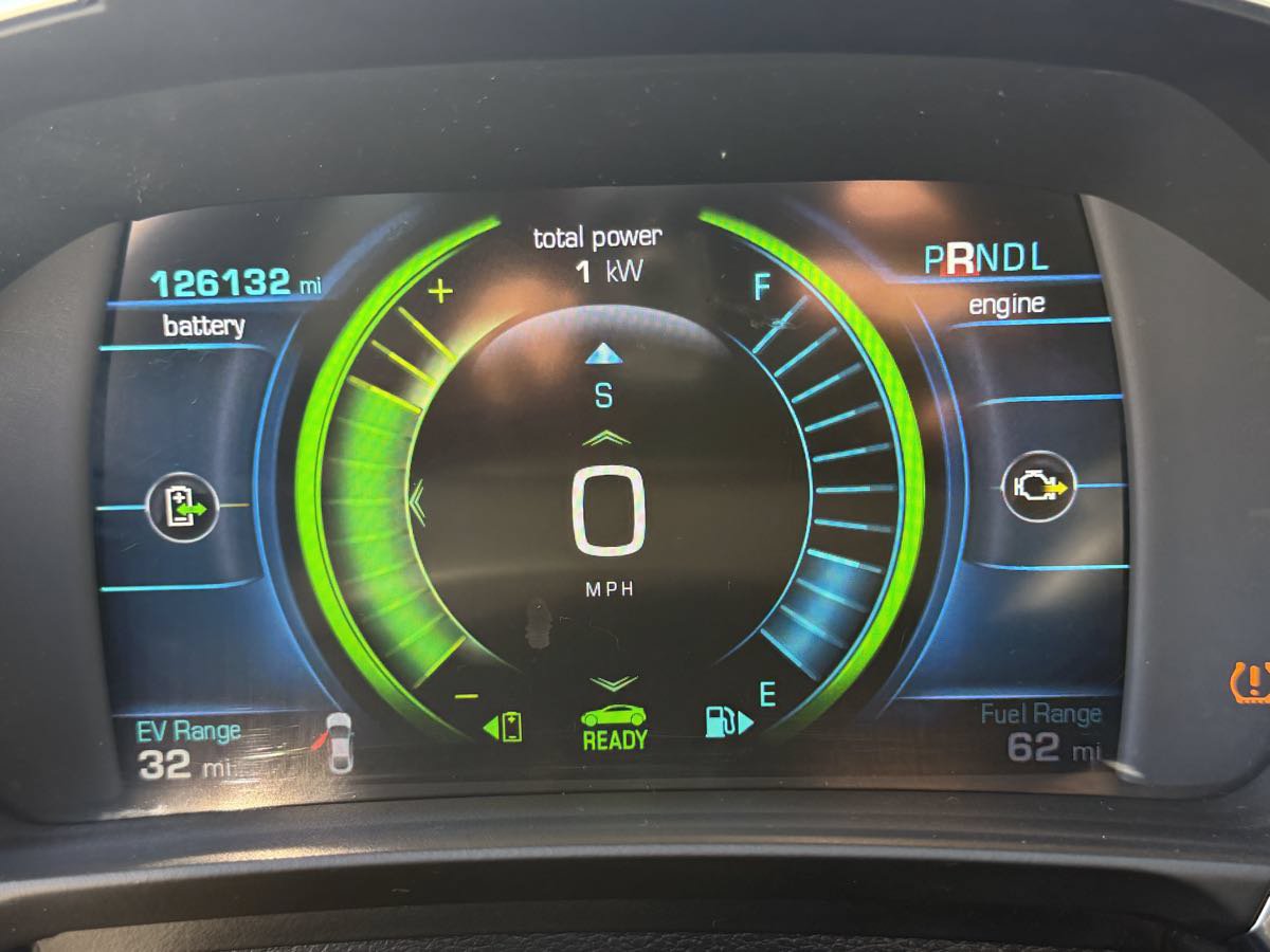 Used 2017 Chevrolet Volt Premier w/ Driver Confidence II Package FWD image 25