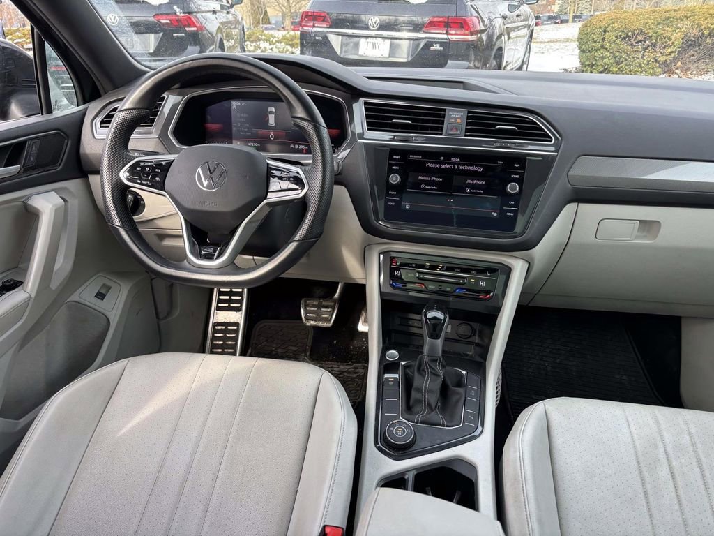 Used 2022 Volkswagen Tiguan SE R-Line image 31