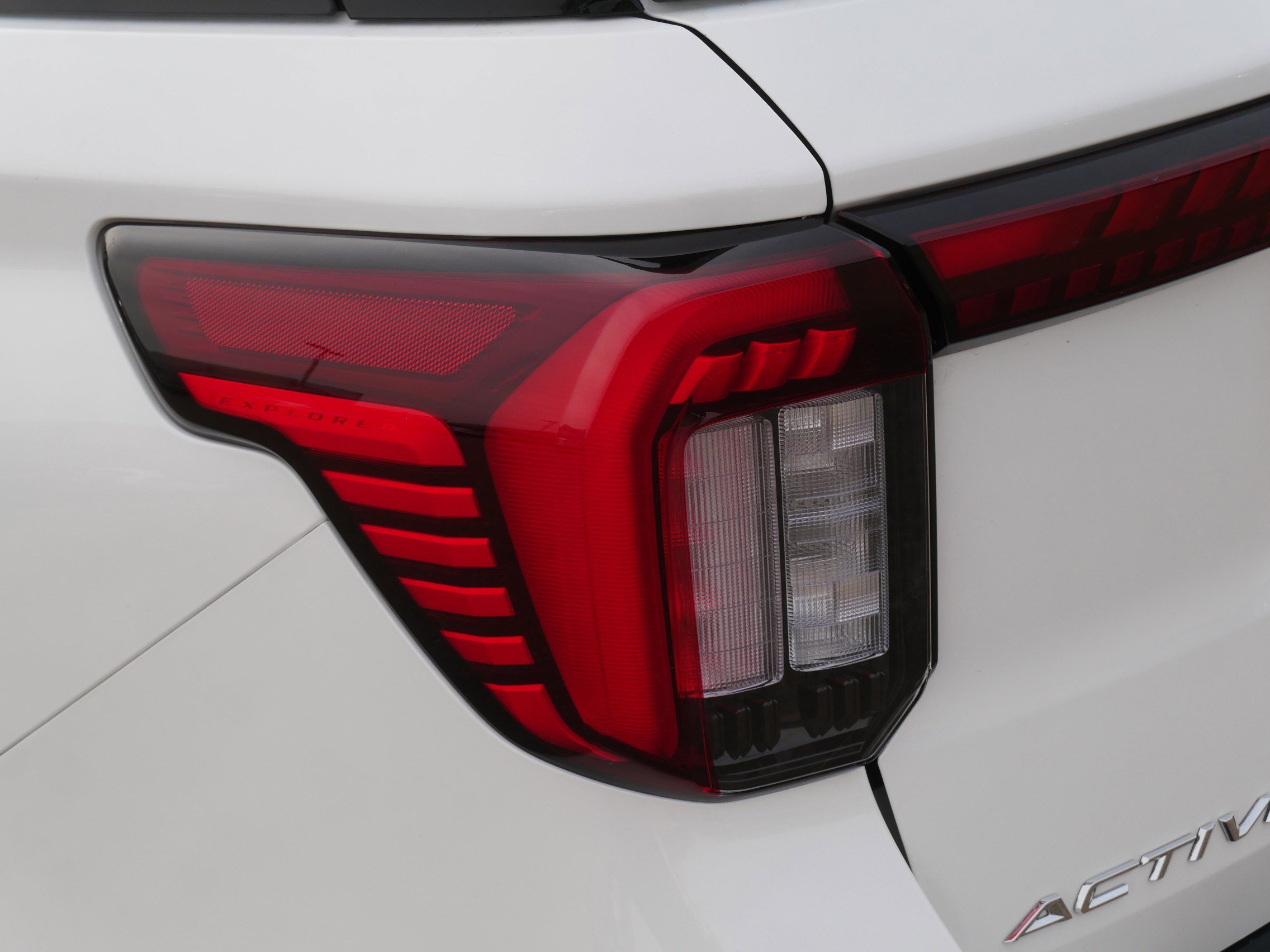 Used 2026 Ford Explorer Active w/ Active Comfort Package image 17