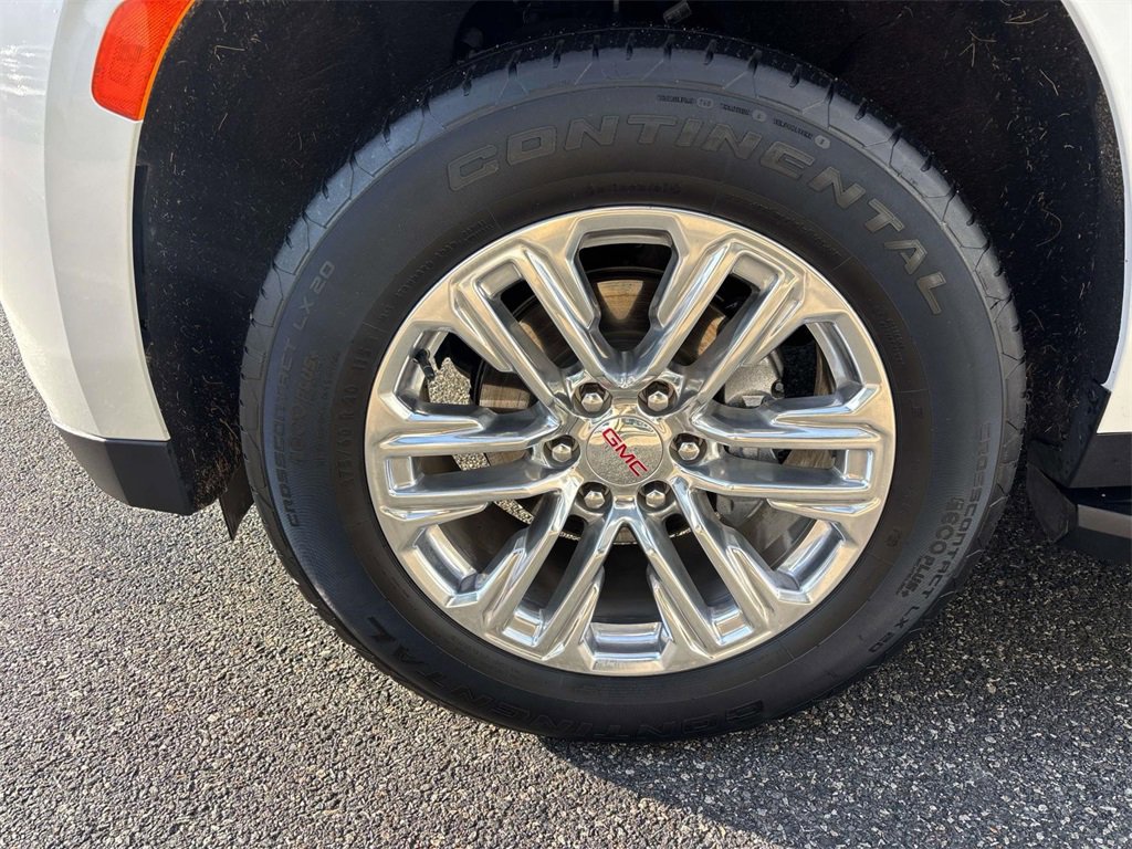 Used 2023 GMC Yukon XL SLT w/ SLT Luxury Package image 7