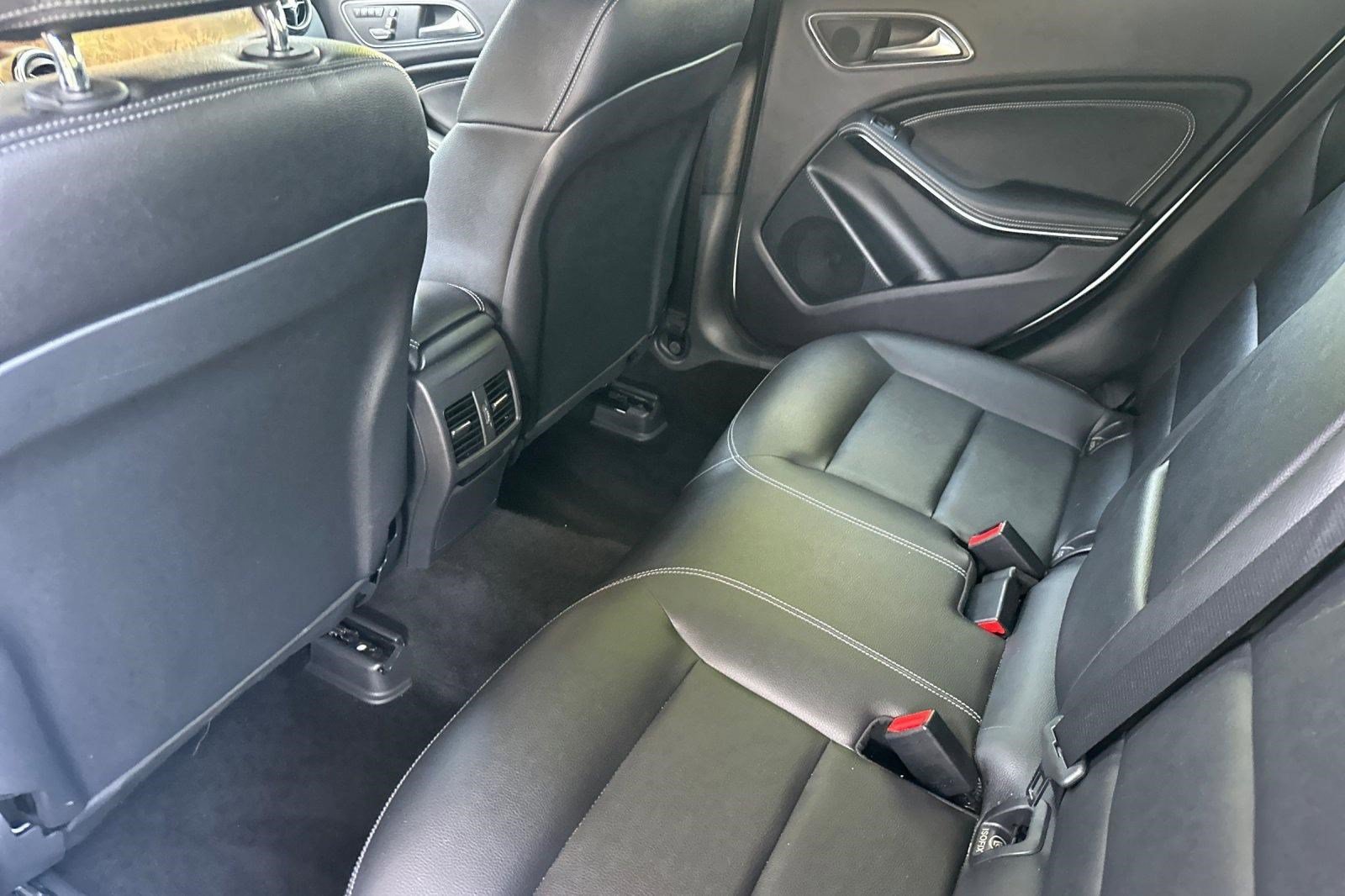 Used 2018 Mercedes-Benz GLA 250 4MATIC image 27