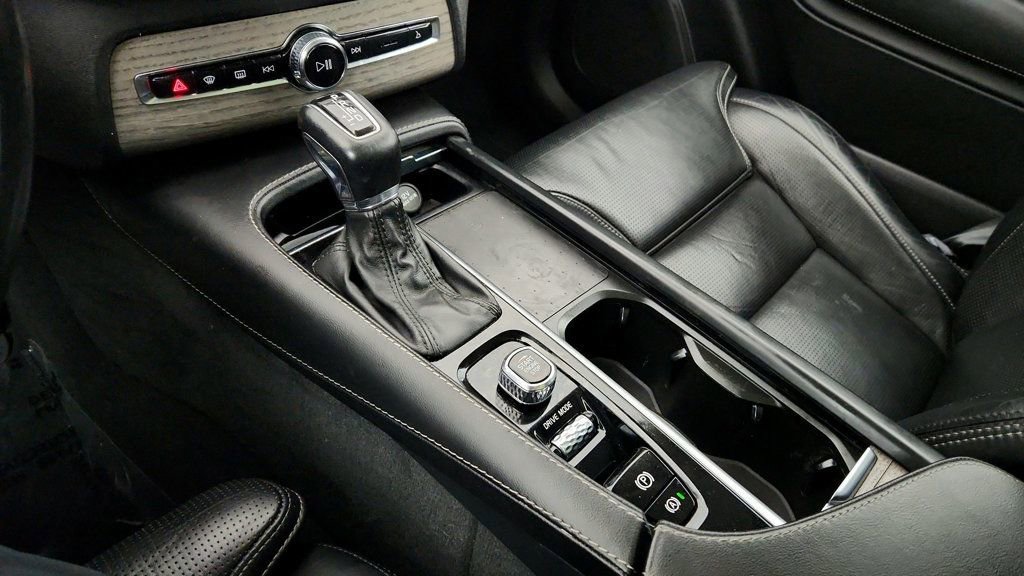 Used 2021 Volvo XC90 T6 Inscription image 17