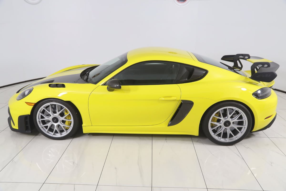 Used 2025 Porsche 718 Cayman GT4 RS w/ Weissach Package RWD image 37