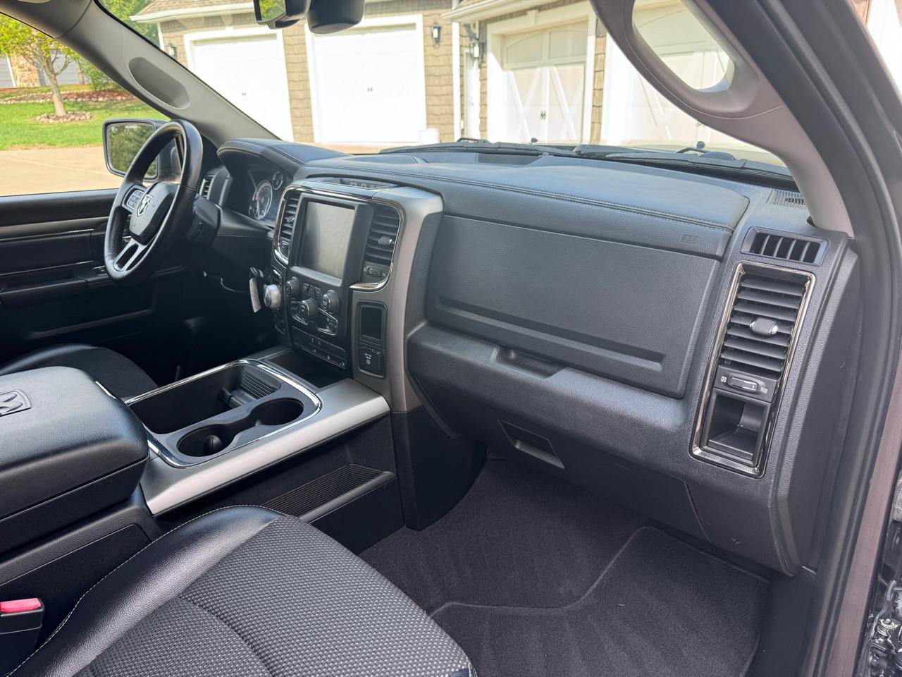 Used 2016 RAM 1500 Sport w/ Comfort Group AWD/4WD image 19