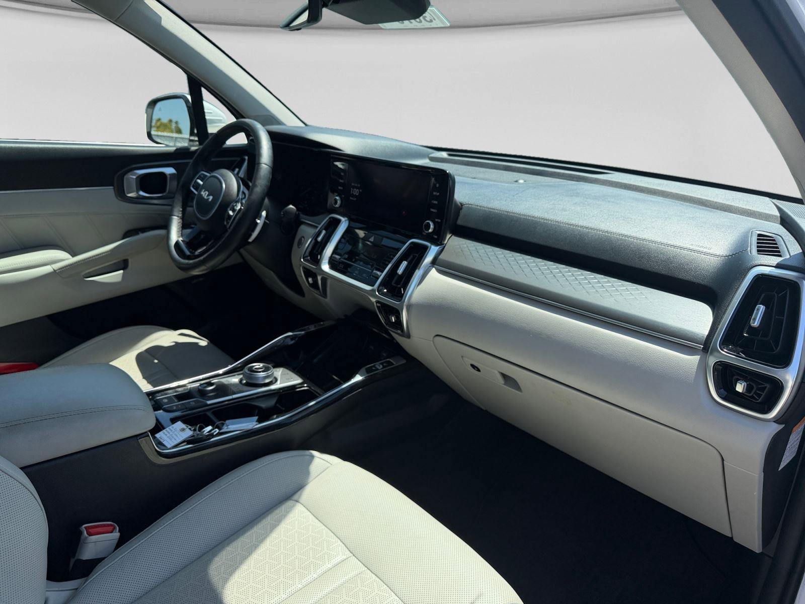 Used 2023 Kia Sorento SX Prestige w/ Panoramic Sunroof Package AWD/4WD image 12