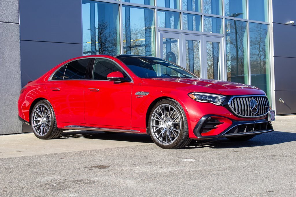 Used 2025 Mercedes-Benz E 53 AMG e 4MATIC Sedan w/ Driver Assistance Package image 3