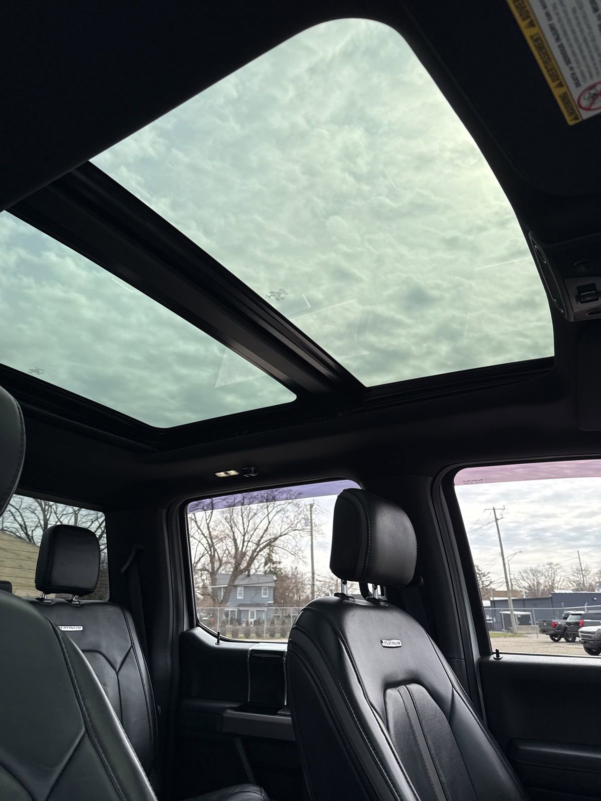 Used 2020 Ford F350 Platinum w/ FX4 Off-Road Package image 34