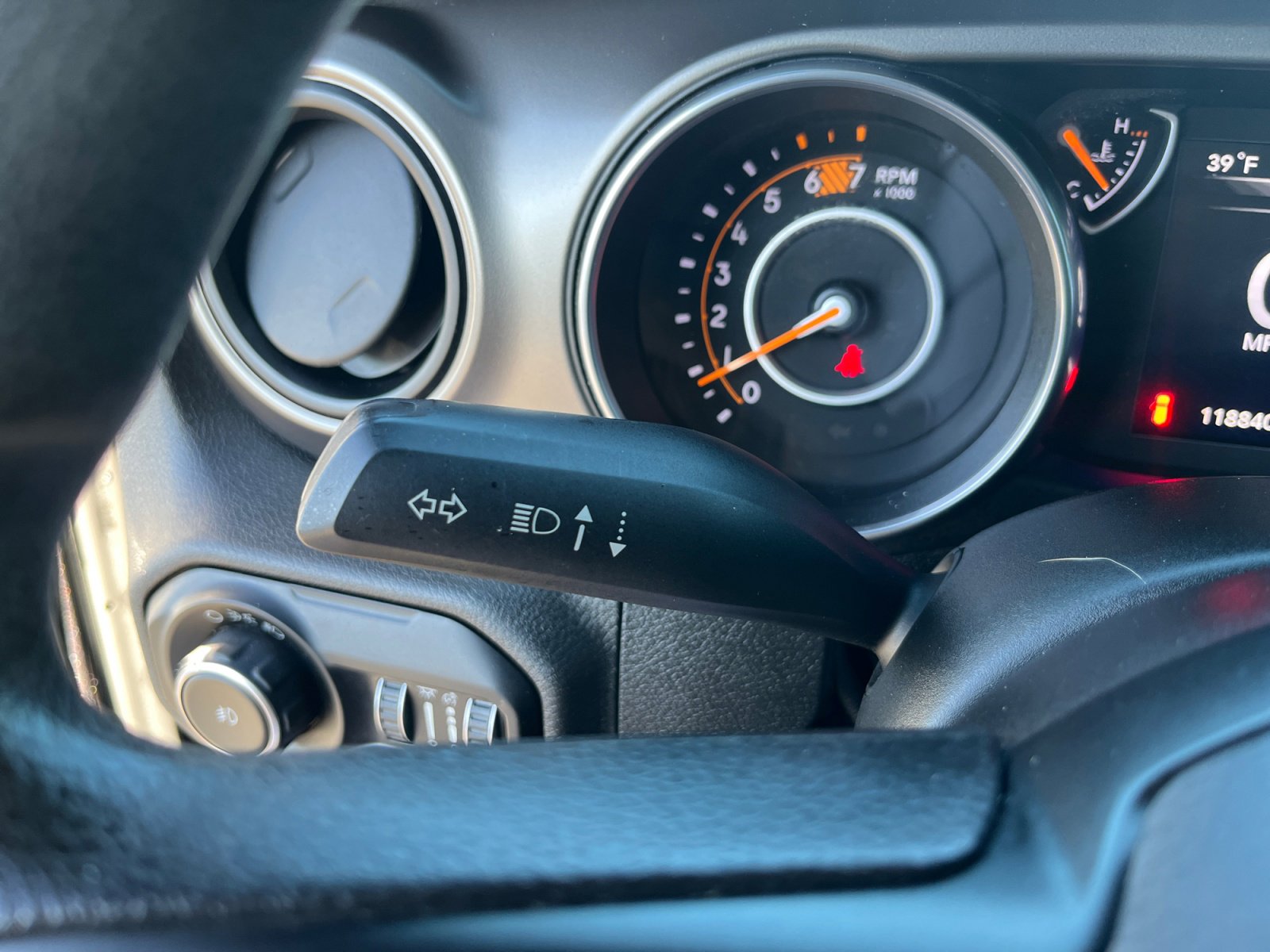 Used 2018 Jeep Wrangler Unlimited Sport image 12