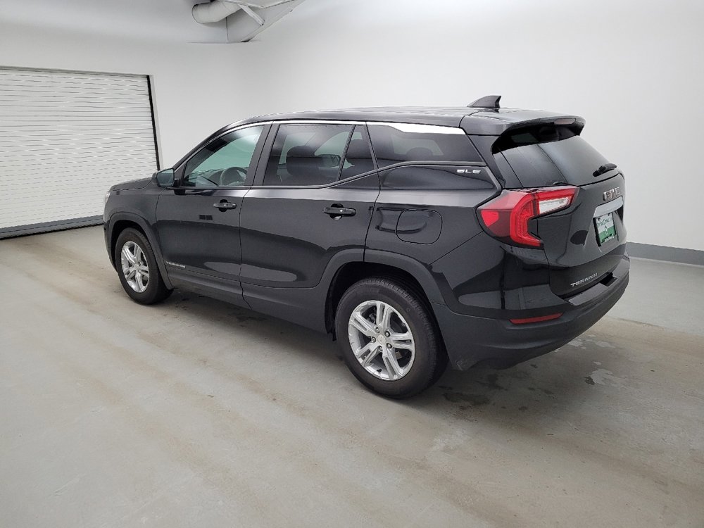 Used 2023 GMC Terrain SLE image 3