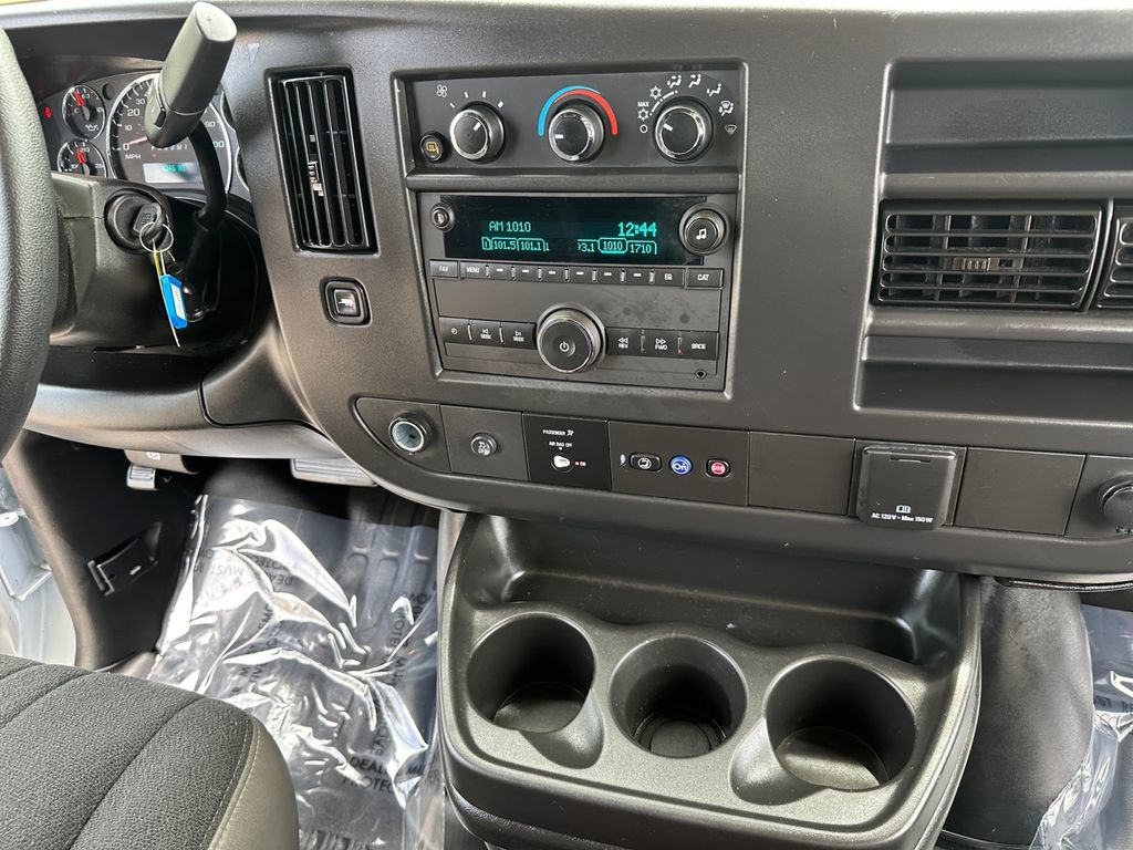 Used 2025 GMC Savana 2500 w/ Driver Convenience Package RWD image 11