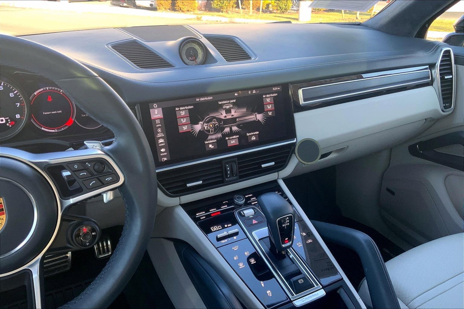 Used 2021 Porsche Cayenne GTS image 6