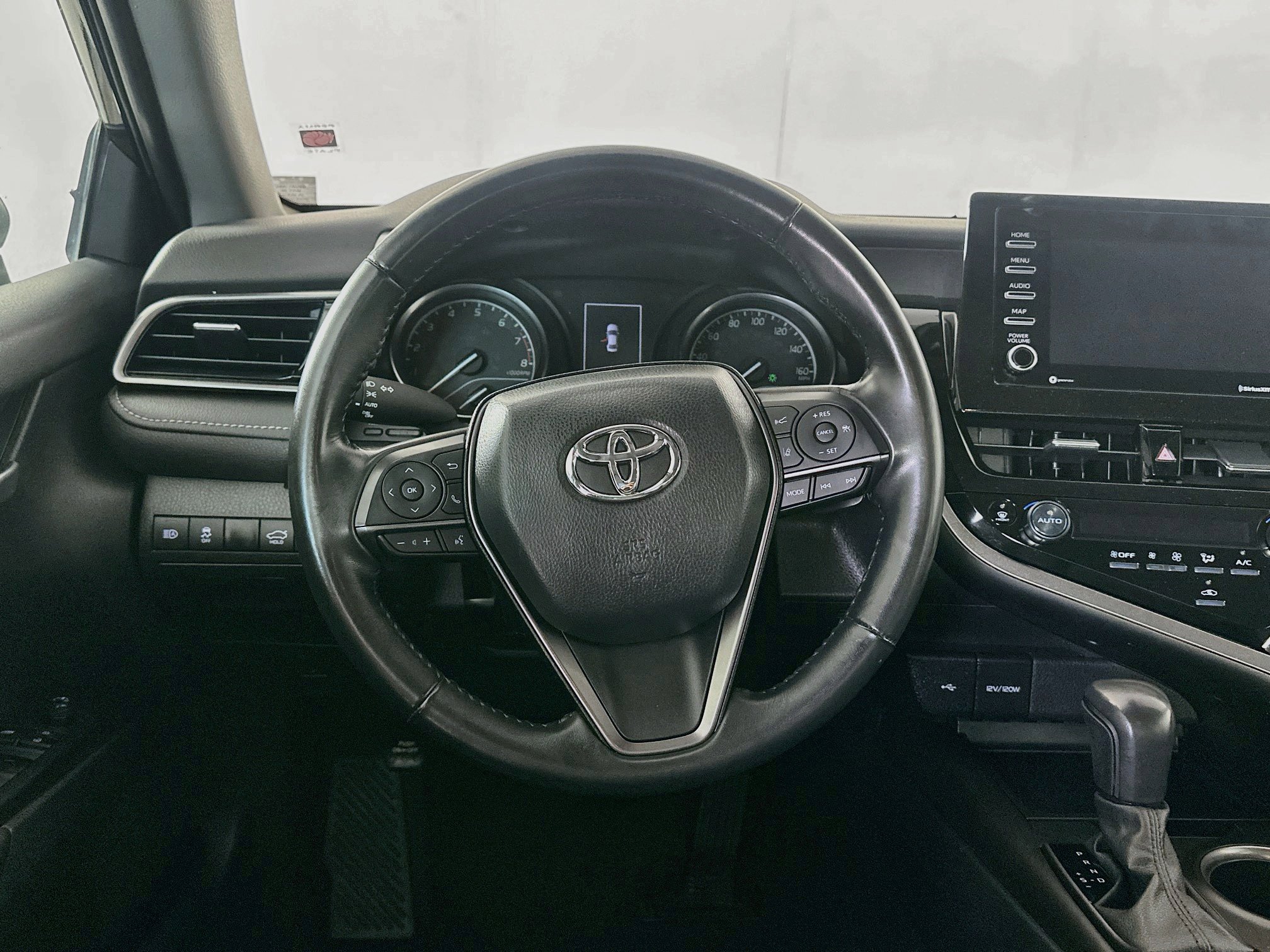 Used 2024 Toyota Camry SE FWD image 17