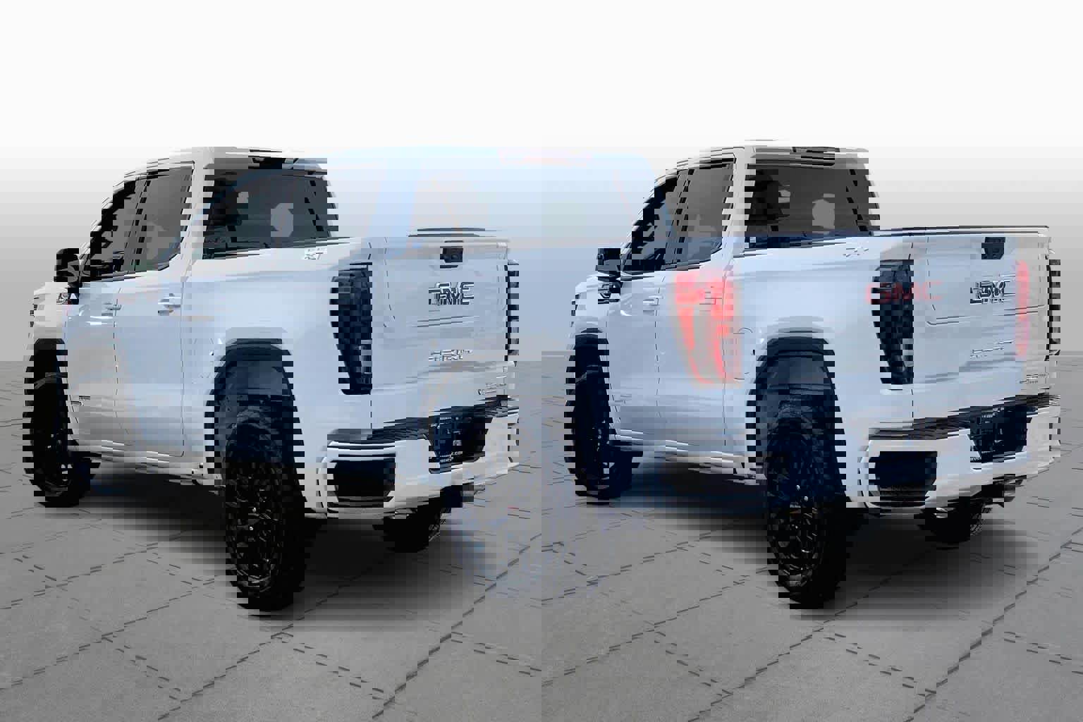 Used 2024 GMC Sierra 1500 Elevation image 12