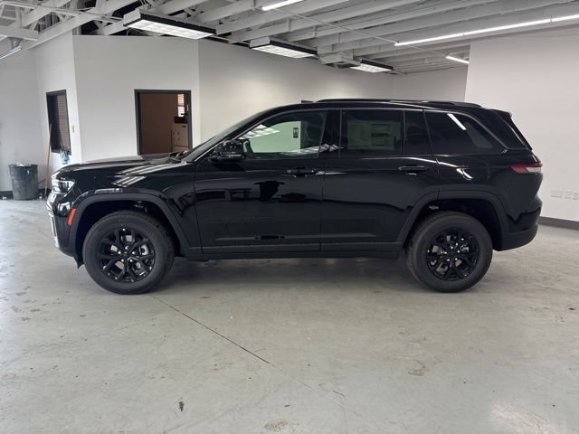 New 2026 Jeep Grand Cherokee Altitude AWD/4WD image 4