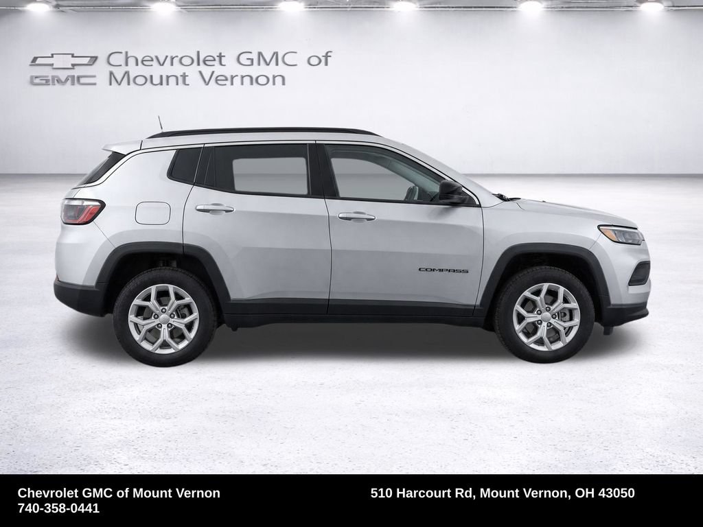Used 2024 Jeep Compass Latitude AWD/4WD image 39